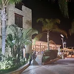 מלון Y & P