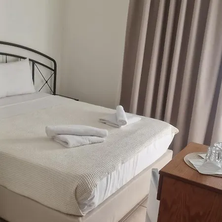 Hotel Y & P Lachi
