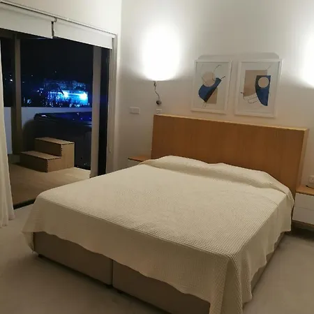 Hotel Y & P Latchi