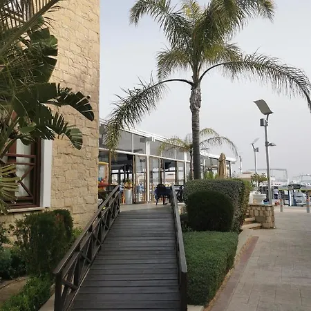 מלון Y & P *