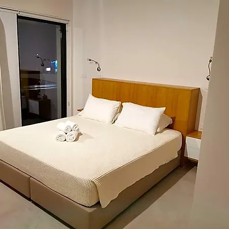 Hotel Y & P Lachi