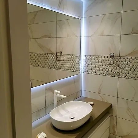 Hotel Y & P Lachi