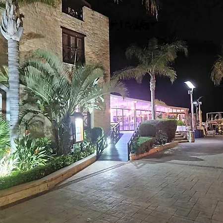 Y & P Hotel *