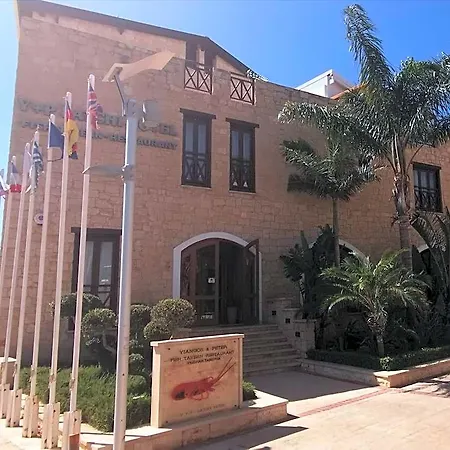 Hotel Y & P *
